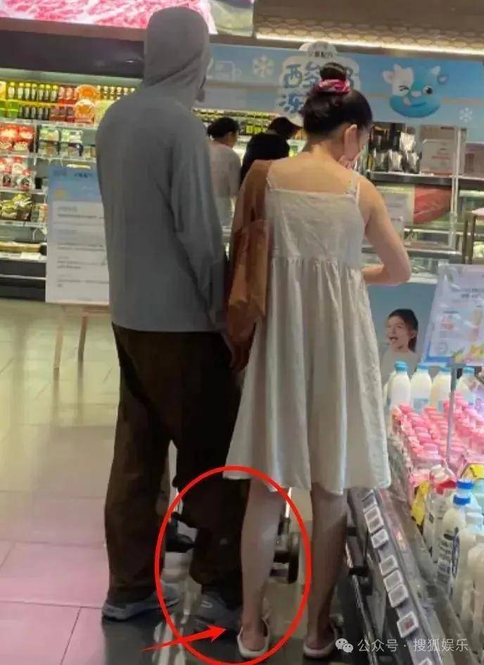 离婚三年又被拍到亲密逛超市<strong></p>
<p>交易所app下载</strong>，他俩这是纯带娃还是真复合了？