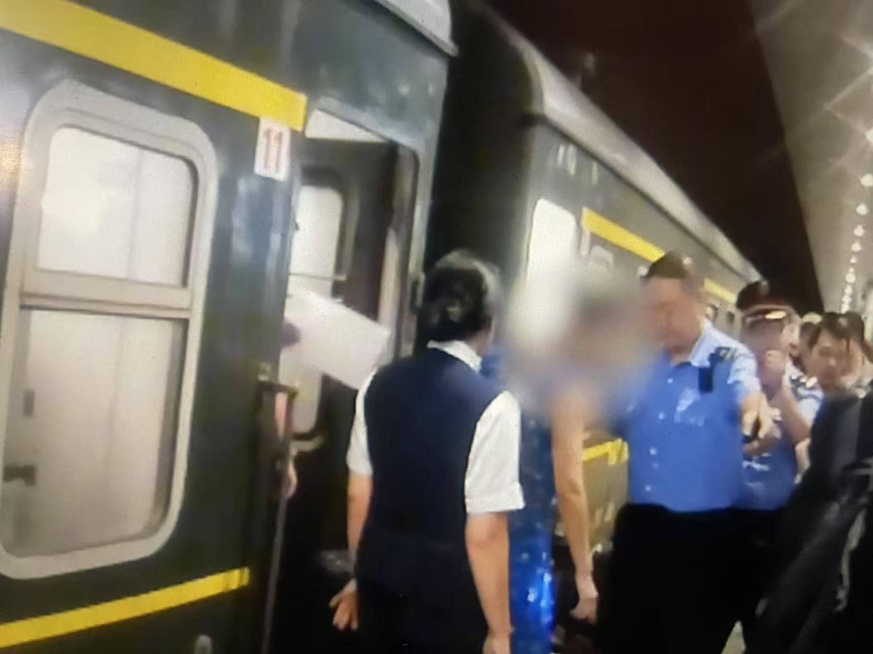 女子火车上“霸座”不听劝<strong></p>
<p>抹茶交易所app官网</strong>，抵达北京后行政拘留7天！