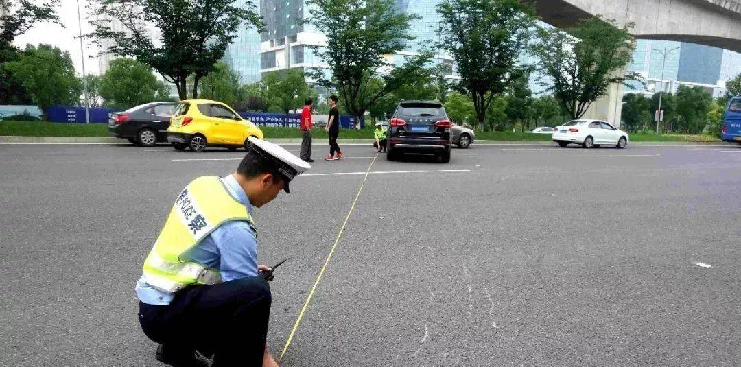 “刚走出去不到一分钟就出事”<strong></p>
<p>抹茶交易所下载</strong>，一家五口1死4伤！家属最新发声
