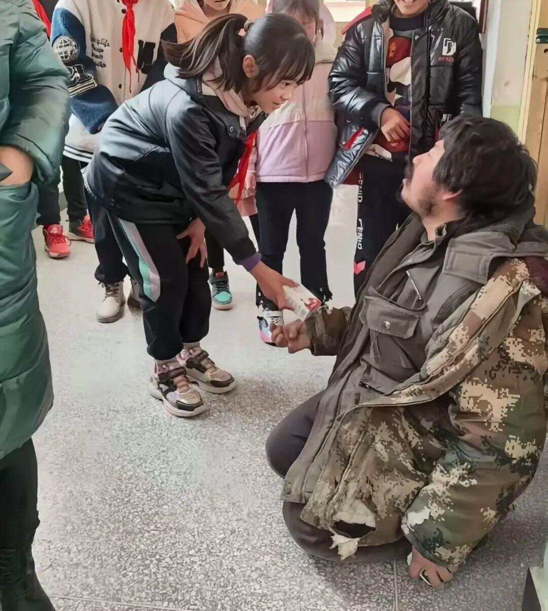 遗憾！受拾荒者资助感动全网女孩意外去世<strong></p>
<p>抹茶交易所钱包注册</strong>，此前两人相见泪流满面感动全网