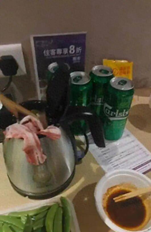 男子在澳门某酒店用水壶煮火锅<strong></p>
<p>抹茶交易所app苹果手机下载</strong>，负责人：会警告，若损坏需照价赔偿