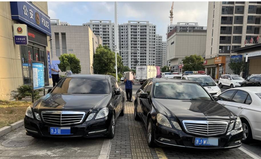 浙江街头惊现两辆“一模一样”的车！民警一查<strong></p>
<p>抹茶交易所杠杆多少</strong>，不简单，当场扣车