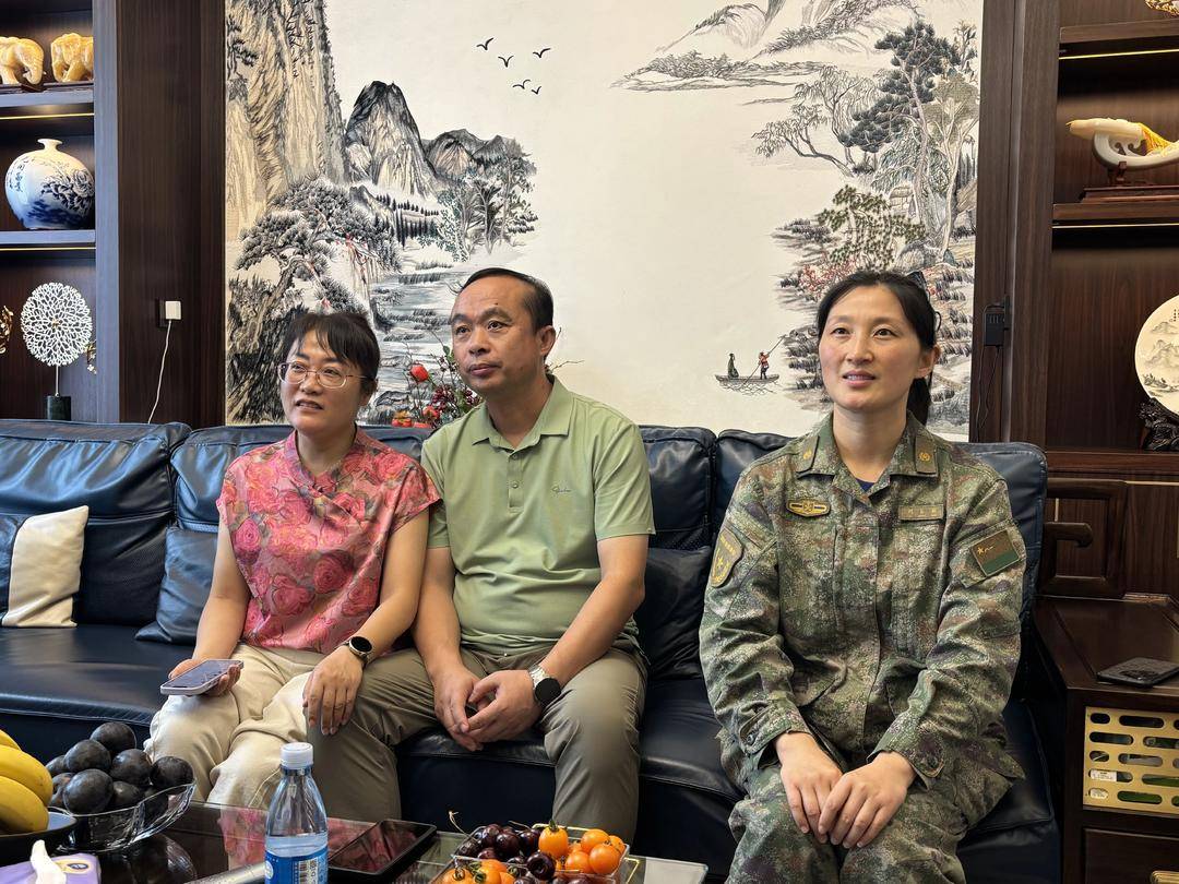 抗战胜利80周年大阅兵民兵方阵<strong></p>
<p>抹茶交易所杠杆多少</strong>，有两名女生来自无锡地区