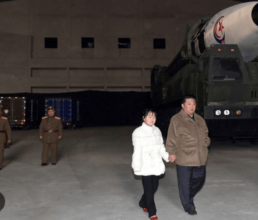 金正恩女儿首登国际舞台<strong></p>
<p>抹茶交易所导出钱包</strong>，引爆接班传闻！英国首相被架空，工党内斗成全武行…
