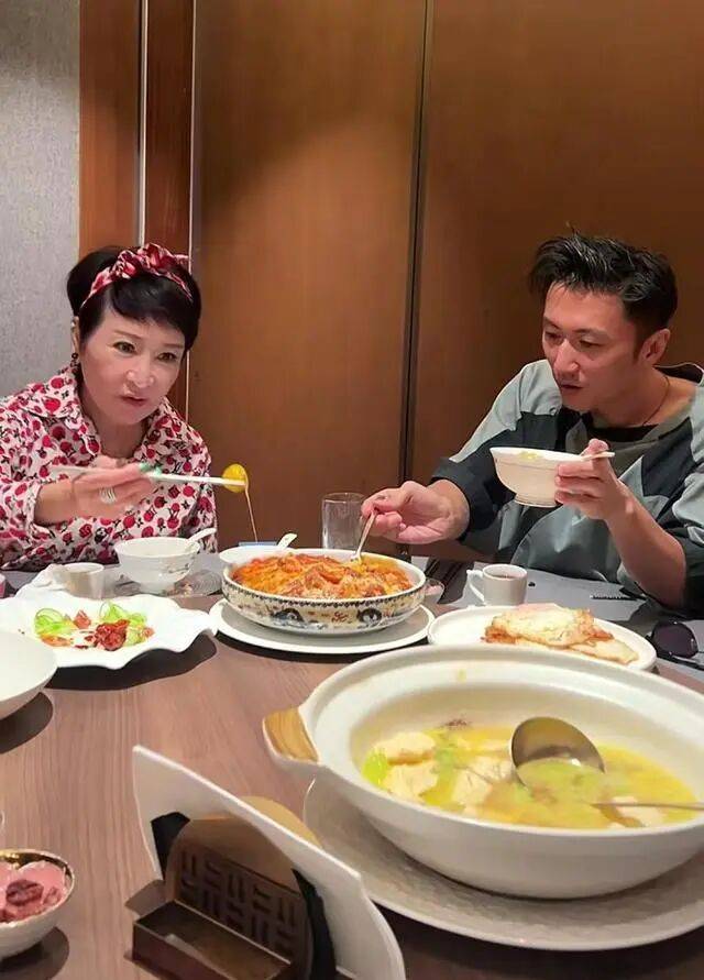 考古|89岁谢贤现身依旧时髦！与小49岁女友分手后开搞事业<strong></p>
<p>抹茶交易所导出钱包</strong>，疑已交代后事的他太潇洒