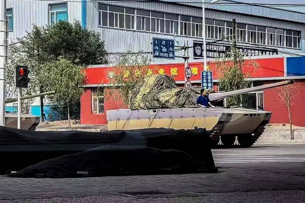 上打无人机<strong></p>
<p>抹茶数字货币交易所app下载</strong>，下打坦克！混动电驱！360度全景！100坦克有多厉害？