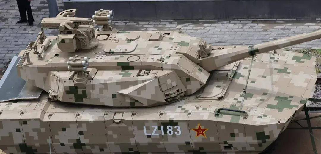 上打无人机<strong></p>
<p>抹茶数字货币交易所app下载</strong>，下打坦克！混动电驱！360度全景！100坦克有多厉害？