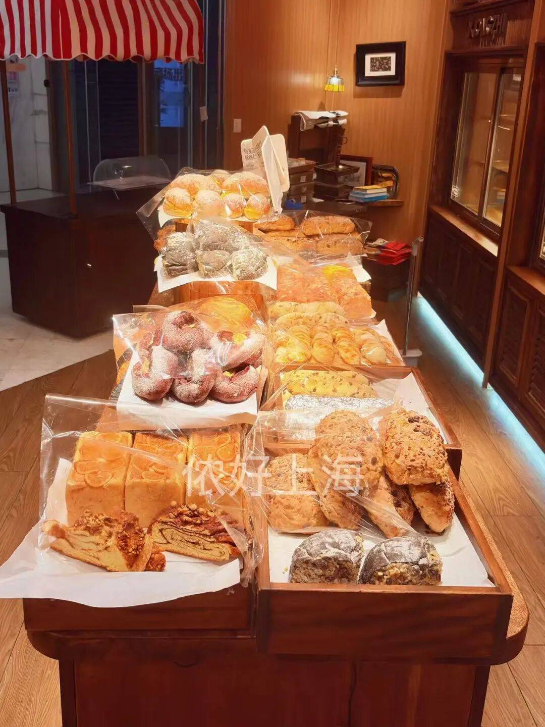 看着心疼<strong></p>
<p>抹茶交易所app操作如何</strong>！上海网红店将没卖掉的面包整框扔了？网友吵翻