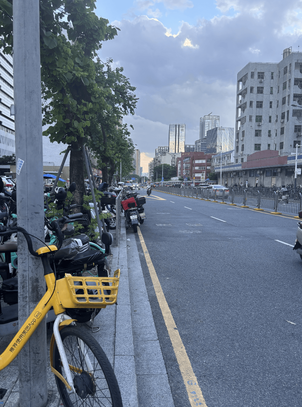 深圳一医院门口被指“举步维艰”<strong></p>
<p>交易所app创始人</strong>！整治后记者实探:仍很堵