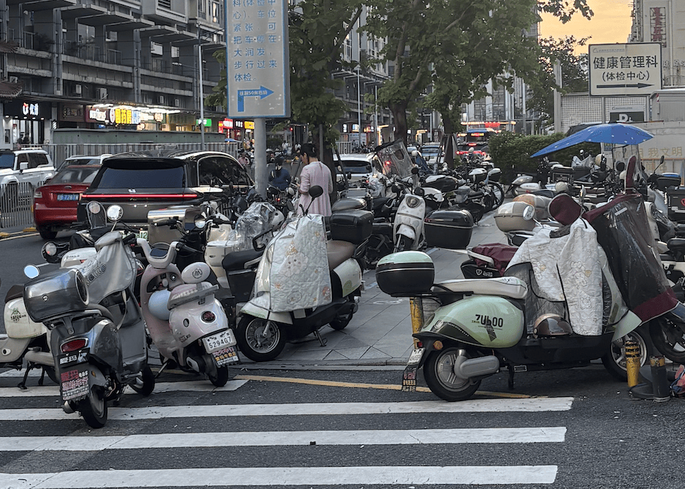 深圳一医院门口被指“举步维艰”<strong></p>
<p>交易所app创始人</strong>！整治后记者实探:仍很堵
