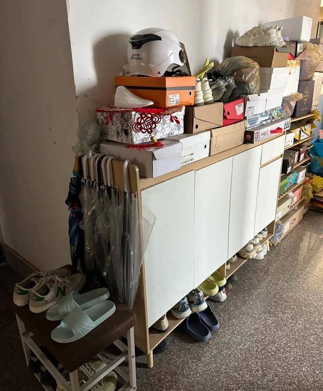 物业“不让门口放鞋子”<strong></p>
<p>抹茶交易所</strong>，门口放鞋柜违法吗？