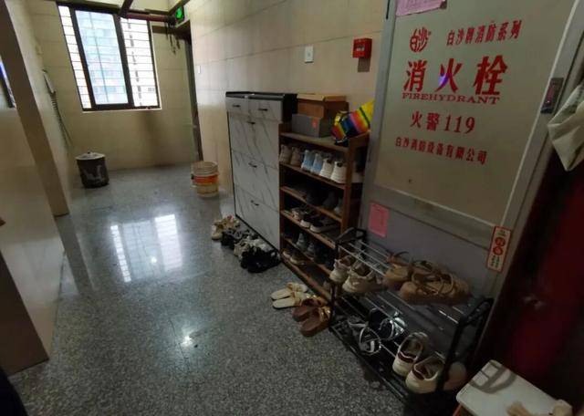 物业“不让门口放鞋子”<strong></p>
<p>抹茶交易所</strong>，门口放鞋柜违法吗？