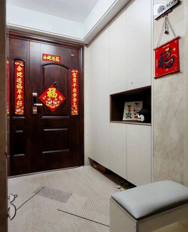 物业“不让门口放鞋子”<strong></p>
<p>抹茶交易所</strong>，门口放鞋柜违法吗？