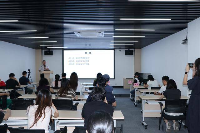 落实企业主体责任<strong></p>
<p>usdt怎么变现金</strong>，市监盐田局产品质量安全宣传“进企业”