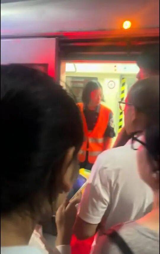 大连地铁发生故障停运一小时<strong></p>
<p>抹茶交易所中国下载</strong>，目击者称看到120和警车，工作人员否认列车和人相撞，故障原因在落实中