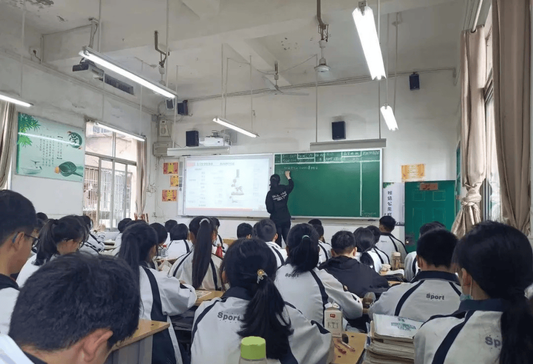 江西上饶初中生物教师郑忆晴因病去世<strong></p>
<p>抹茶交易所中国下载</strong>，年仅35岁