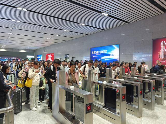 双节假期<strong></p>
<p>抹茶交易所</strong>，驻马店车务段累计发送旅客19.92万人次