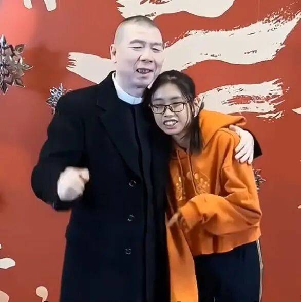 考古|冯小刚带女儿去陈思诚工作室！开个人账号还读影视专业<strong></p>
<p>如何买币</strong>，她也要“女承父业”吗？
