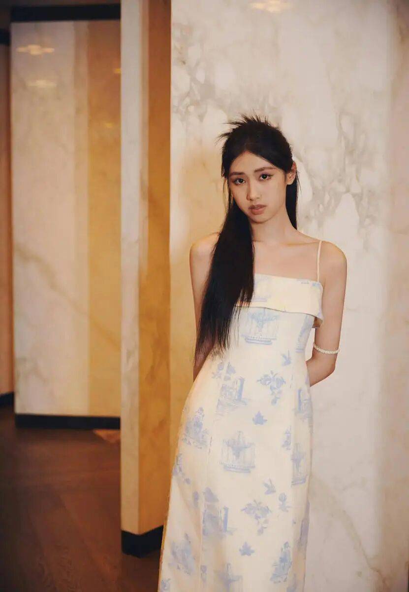 考古|冯小刚带女儿去陈思诚工作室！开个人账号还读影视专业<strong></p>
<p>如何买币</strong>，她也要“女承父业”吗？