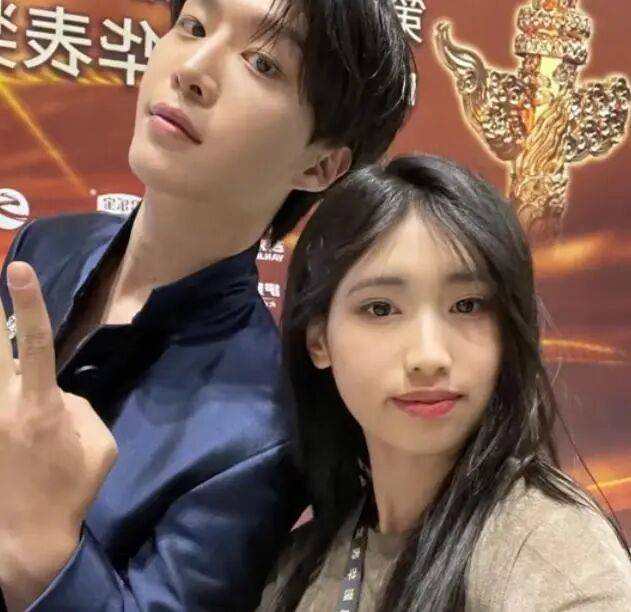 考古|冯小刚带女儿去陈思诚工作室！开个人账号还读影视专业<strong></p>
<p>如何买币</strong>，她也要“女承父业”吗？