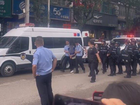 福泉一家珠宝店被盗<strong></p>
<p>抹茶交易所哪个最好</strong>，涉事门店员工称偷盗者已被找到，警方回应