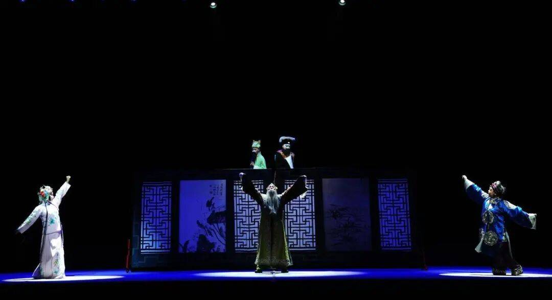 展现云南传统戏曲魅力<strong></p>
<p>国内三大交易所</strong>！玉溪作品《先生好茶》亮相全国舞台