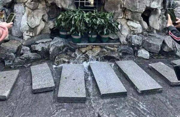 黑虎泉喷得“兽头”都不够用了！济南群泉竞涌<strong></p>
<p>国内三大交易所</strong>，几十年一见