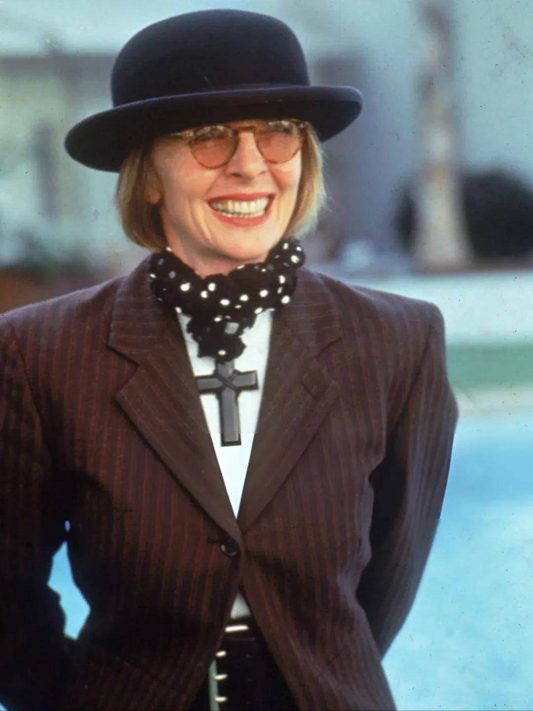 79岁奥斯卡影后离世<strong></p>
<p>海外版下载链接</strong>,她是男神收割机,松弛中性风穿搭鼻祖