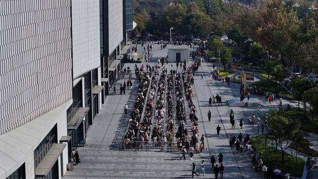 账上躺了41亿<strong></p>
<p>海外版下载链接</strong>,于东来烦恼人太多