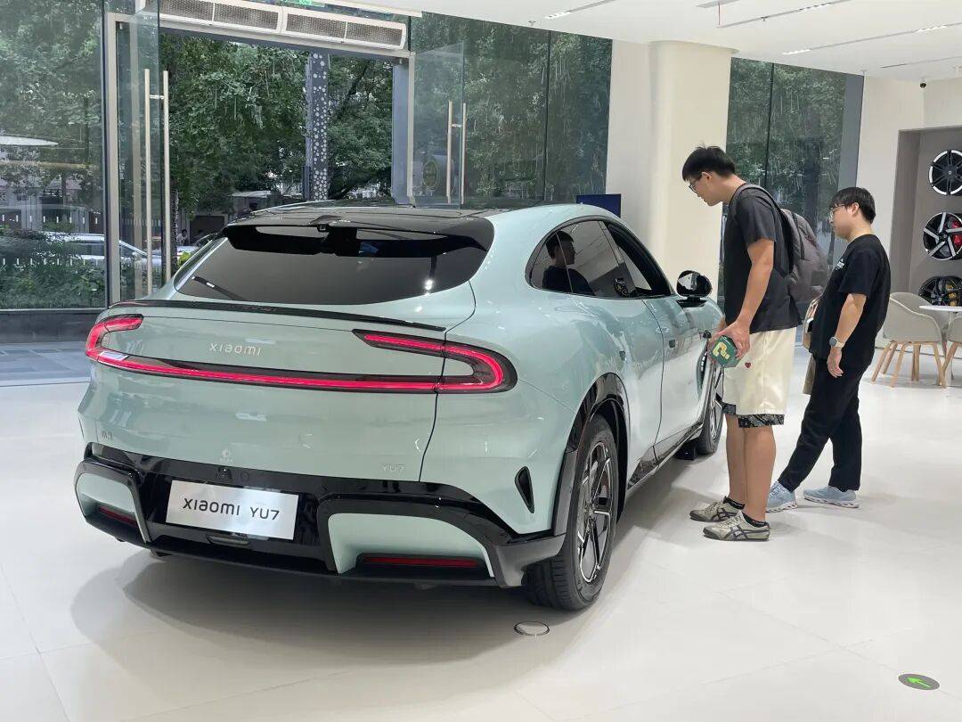 车轮飞滚十余米!武汉小米SU7断轴撞护栏<strong></p>
<p>抹茶交易所注册</strong>,一月内两起脱落事故,官方回应仍含糊