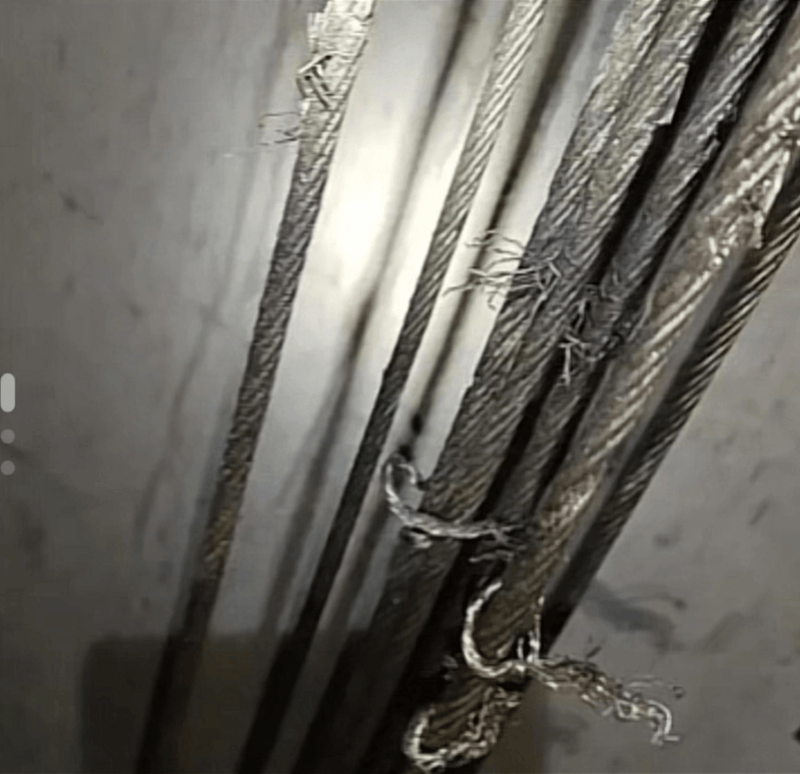 呼和浩特一小区23部电梯钢绳遭破坏<strong></p>
<p>东方雨虹股票</strong>,两人被刑拘!正抢修