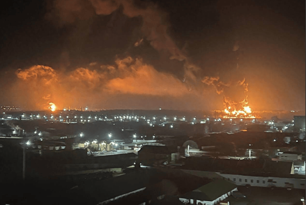 美国不给战斧拉倒<strong></p>
<p>东方雨虹股票</strong>,乌克兰搬出先进导弹,陆海空联合轰炸俄罗斯