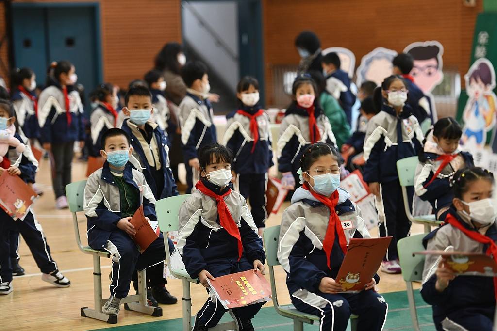 教育部严禁频繁考试<strong></p>
<p>股票在线看盘</strong>,小学生快被“考考考”搞疯了