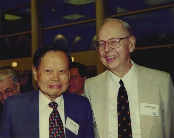 金灿荣:今日送别杨振宁<strong></p>
<p>股票在线看盘</strong>,他的贡献已经远远超过诺贝尔奖