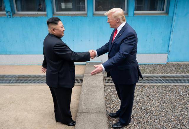 “庆祝”高市早苗上台<strong></p>
<p>股票在线看盘</strong>,朝鲜用的方式很特别,吓得对方赶紧找美国