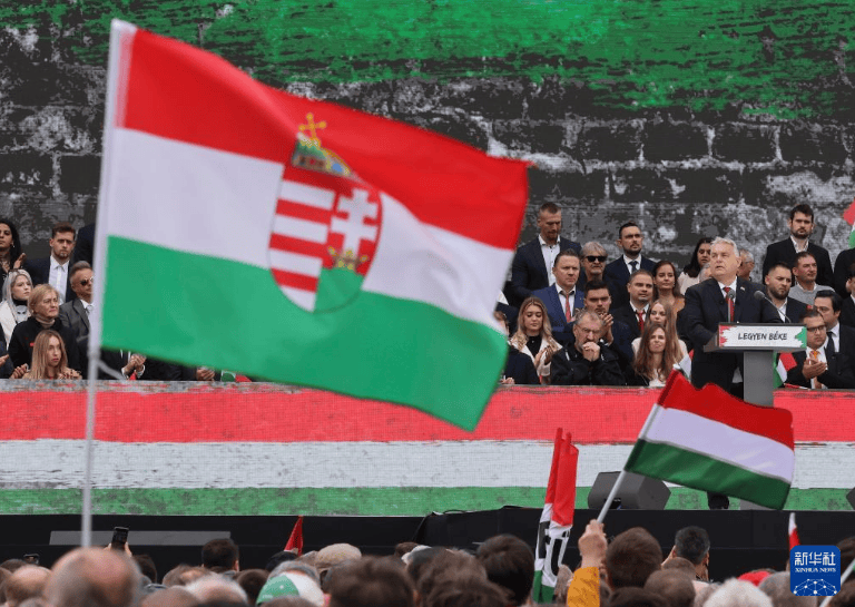 手机报·晚报丨每周一天“无作业日”<strong></p>
<p>股票在线看盘</strong>,如何实施?神舟二十一号,近日择机发射!