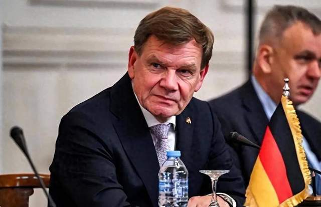 德外长乱说话后<strong></p>
<p>中国中车股票</strong>,因中方无人愿接见,被迫取消访华,罕见的信号