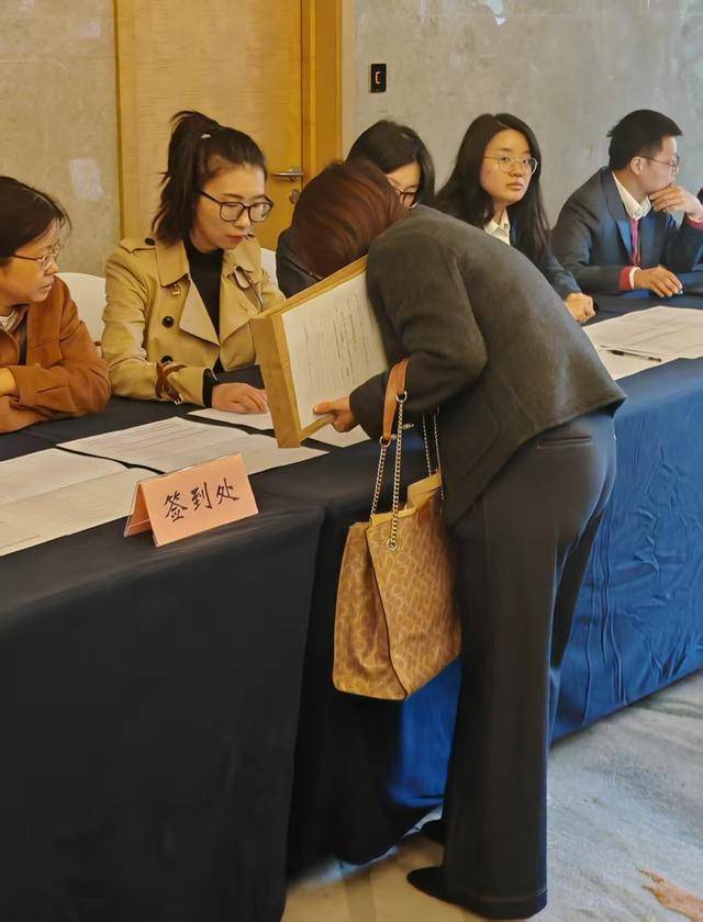 一财直击第十一批国家药品集采开标<strong></p>
<p>中国中车股票</strong>,今年有哪些新变化?