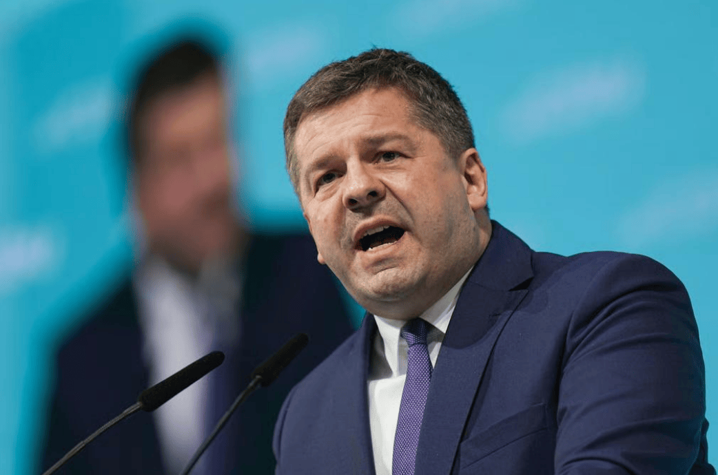 德国经济部长:荷兰接管安世没有任何错<strong></p>
<p>中国中车股票</strong>,我认为这个决定非常明智