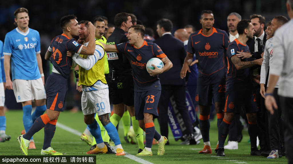 恩怨不休<strong></p>
<p>中国中车股票</strong>！孔蒂与劳塔罗场上对骂 昔日在国米打拳击和解