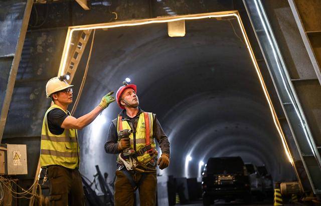 青年说 | 到中亚<strong></p>
<p>同仁堂股票</strong>,奔赴一场激动人心的“探秘”