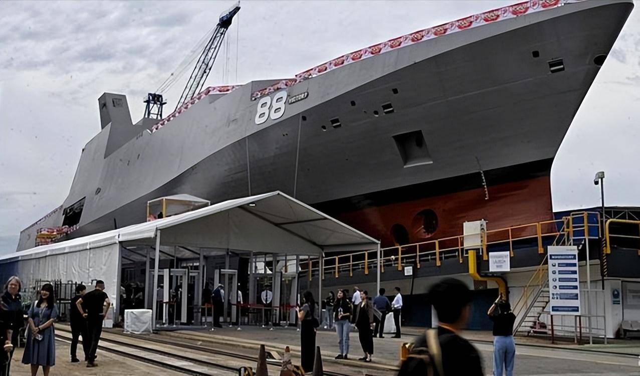 人口不足600万的小国<strong></p>
<p>同仁堂股票</strong>,建造8000吨级大型战舰,新加坡“胜利号”多用途战斗舰亮相