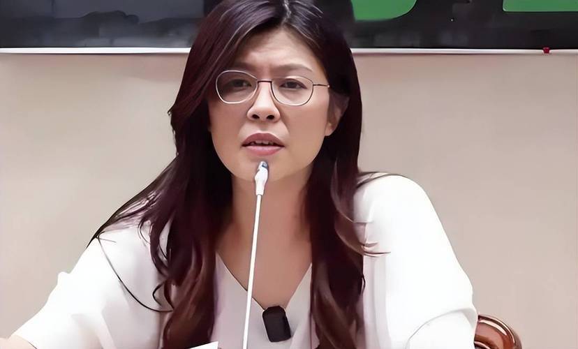 两岸和平统一还远吗？登机赴京前<strong></p>
<p>恒生电子股票</strong>，郑丽文公布人事名单，朱立伦回应特殊，不准打破惯例！