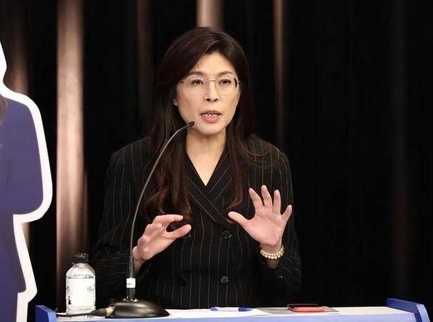 两岸和平统一还远吗？登机赴京前<strong></p>
<p>恒生电子股票</strong>，郑丽文公布人事名单，朱立伦回应特殊，不准打破惯例！