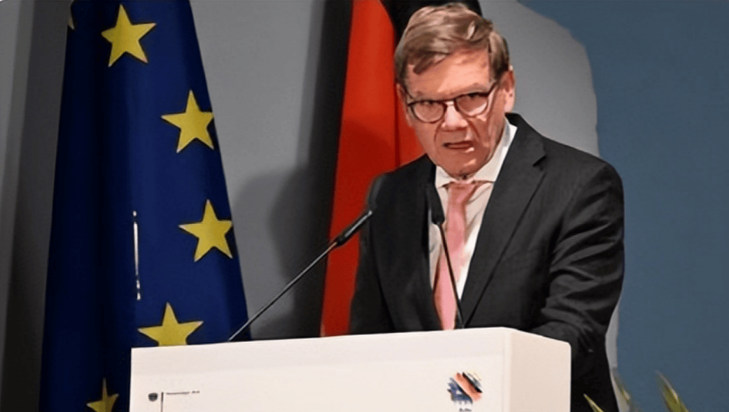 3天后<strong></p>
<p>恒生电子股票</strong>,德国外长又反悔了,想跟中方尽快通话,重新安排访华行程