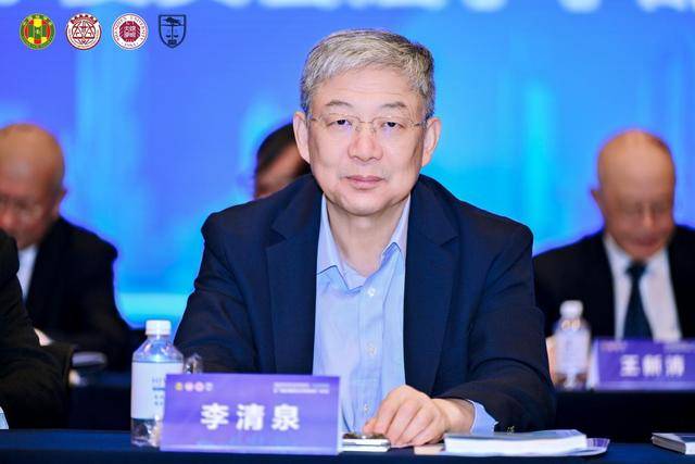 构建中国特色法学教育体系<strong></p>
<p>恒生电子股票</strong>,这场高规格学术研讨会在深圳举办