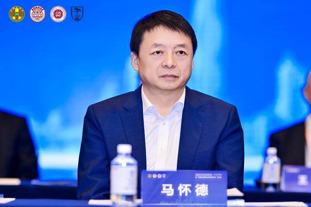 构建中国特色法学教育体系<strong></p>
<p>恒生电子股票</strong>,这场高规格学术研讨会在深圳举办