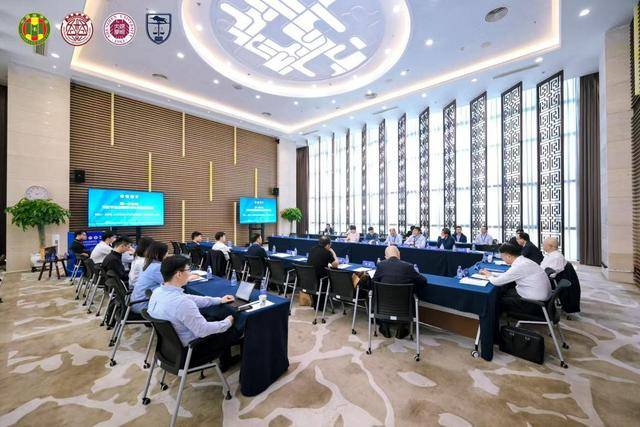 构建中国特色法学教育体系<strong></p>
<p>恒生电子股票</strong>,这场高规格学术研讨会在深圳举办