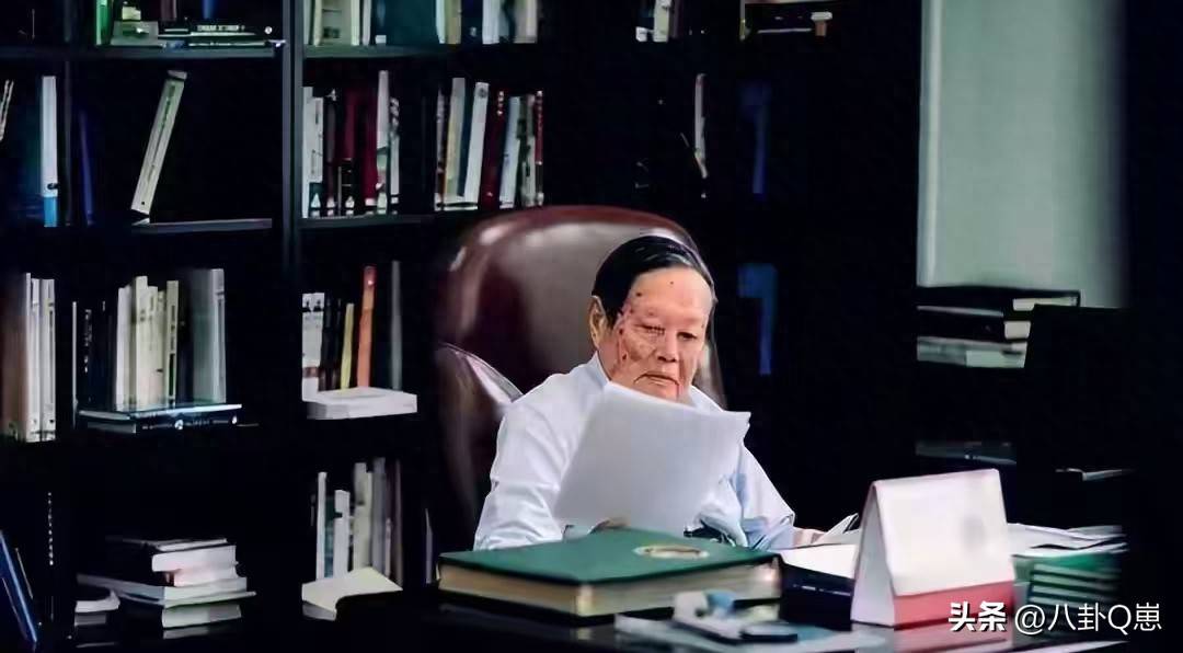 不查不知道<strong></p>
<p>恒生电子股票</strong>,一查吓一跳!杨振宁的弟弟杨振汉,人生活的这么精彩