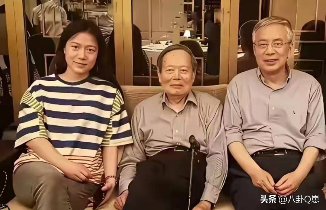 不查不知道<strong></p>
<p>恒生电子股票</strong>,一查吓一跳!杨振宁的弟弟杨振汉,人生活的这么精彩